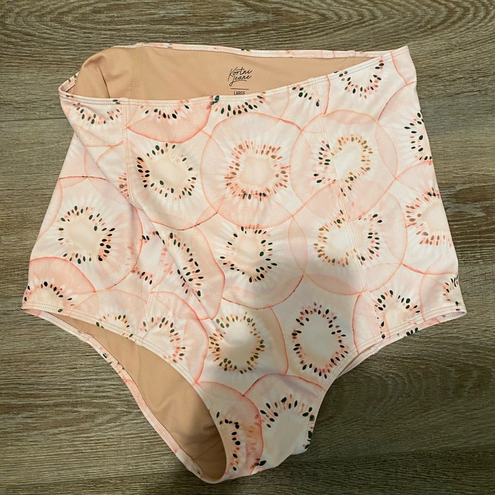 NWOT Kortni Jeane bottoms